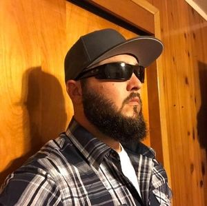 Meet your Posher, Dustin